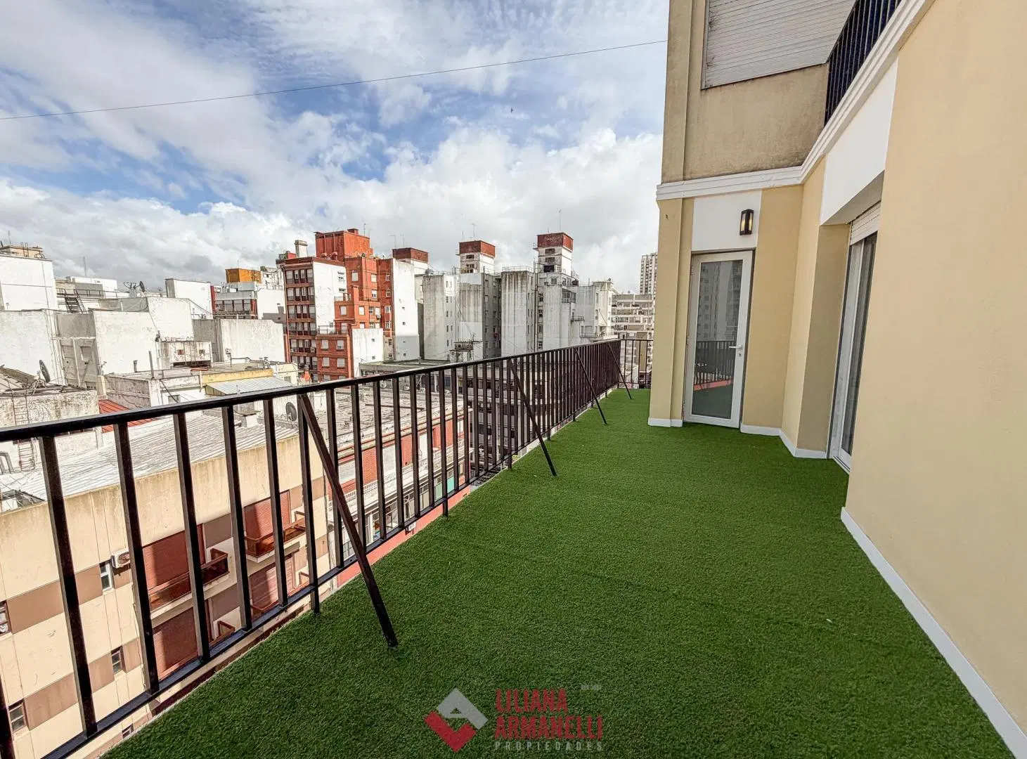 4 AMBIENTES CON DEPENDENCIA. CENTRO. 4
