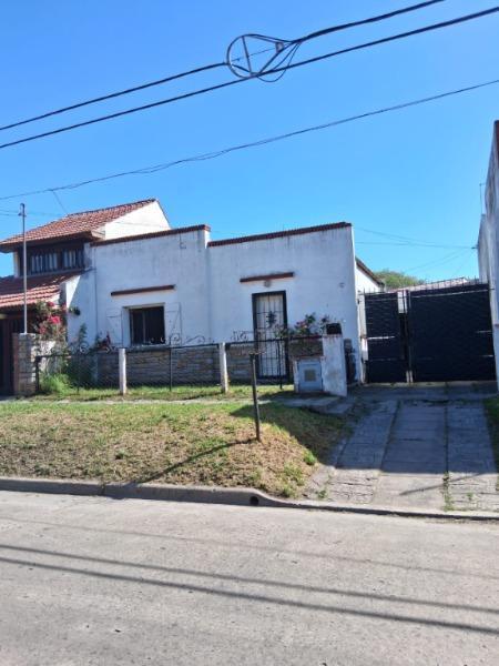 CASA 3 AMB. CON PARQUE. APTA CRÉDITO