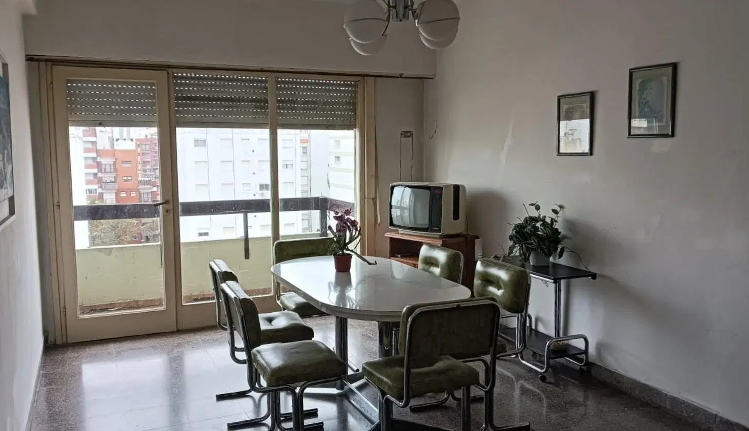 Alquiler 24 m 2 amb con balcón - Amoblado - pza Mitre 5