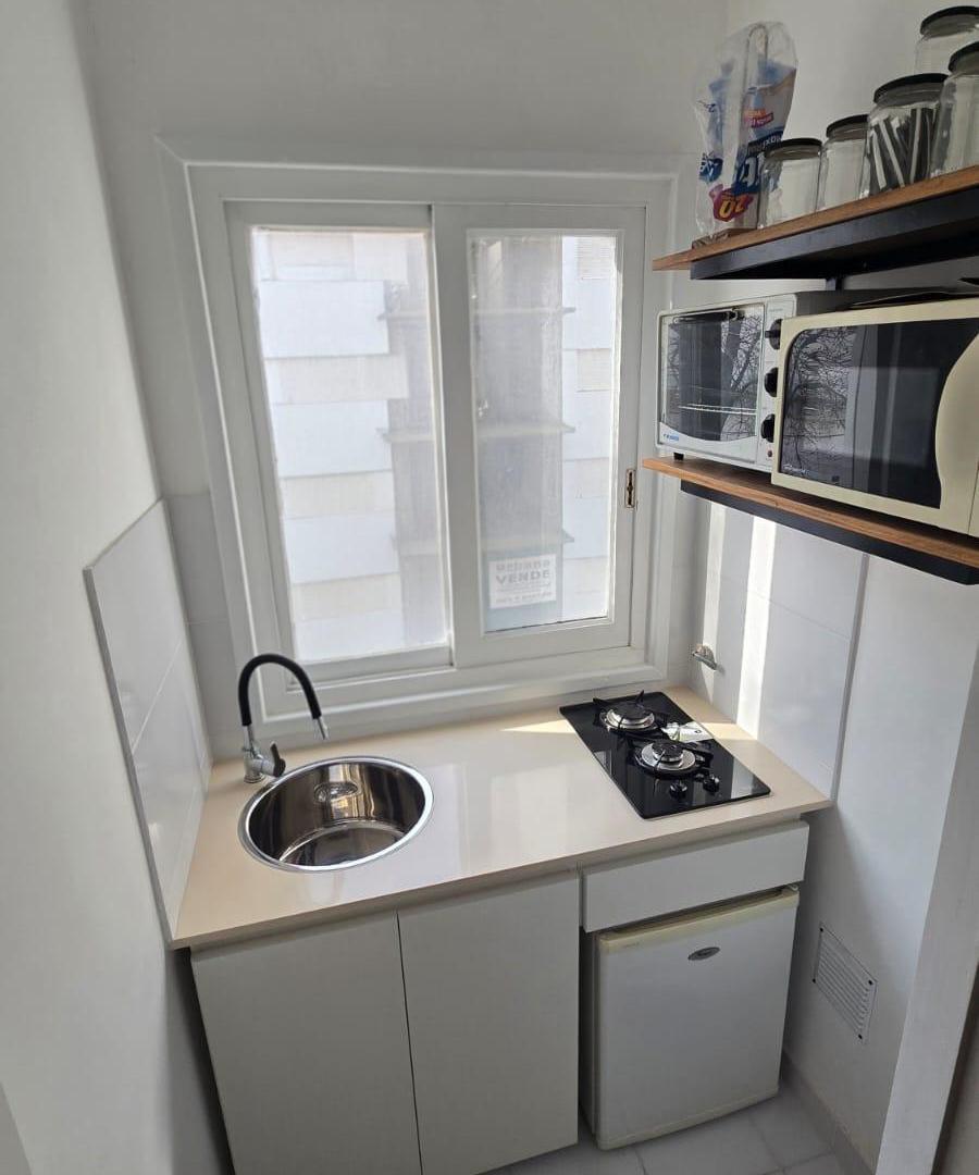 Foto de Depto de 1 ambiente y 1/2 reciclado y con balcón, imagen 5