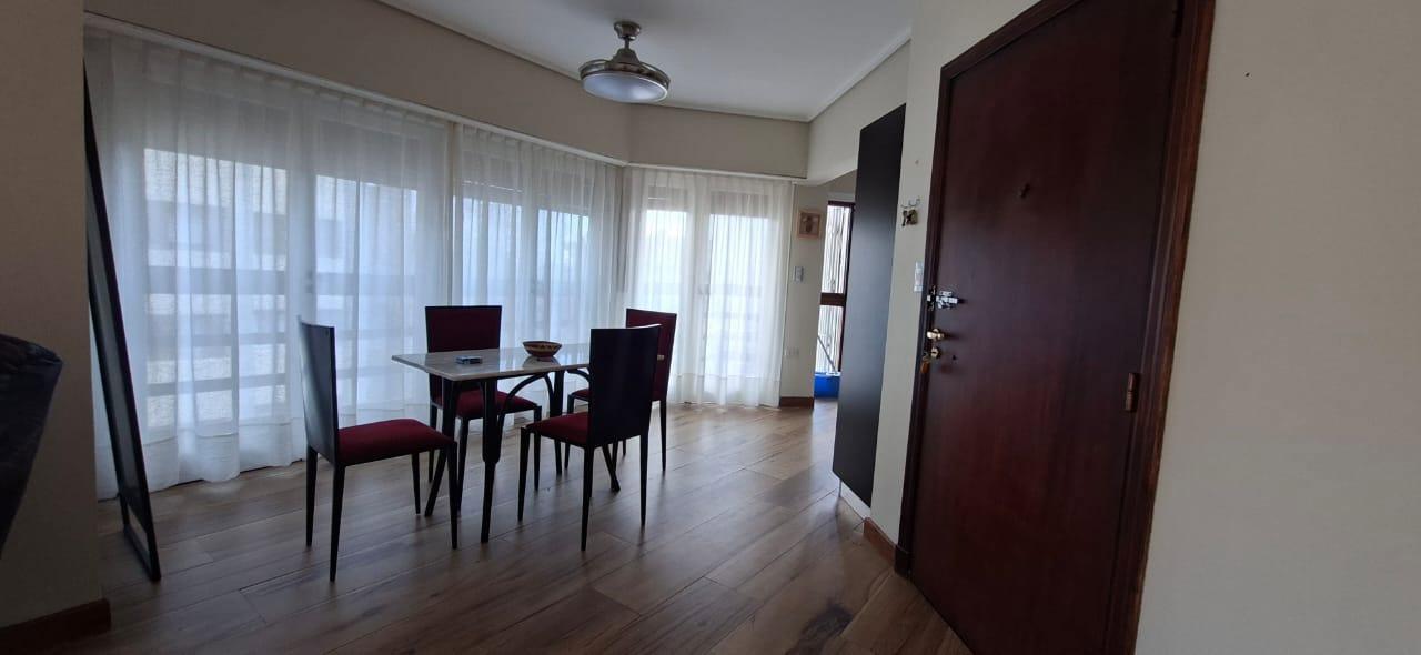 Foto de SEMIPISO DE 2 AMBIENTES CON BALCÓN Y COCHERA – FRENTE A PLAZA MITRE, imagen 4
