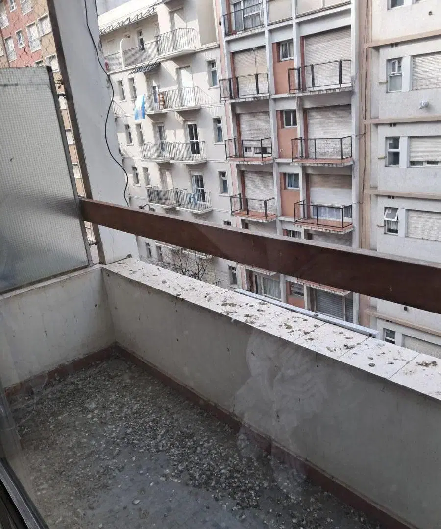 Depto 2 ambientes al frente con balcón | Zona Plaza Colón - calle Lamadrid 8