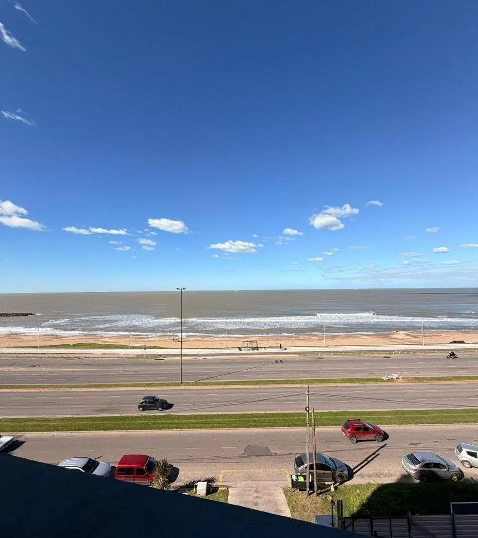 VENTA/ DEPARTAMENTO 3 AMBIENTES A LA CALLE/ VISTA  MAR/ MAR DEL PLATA 5