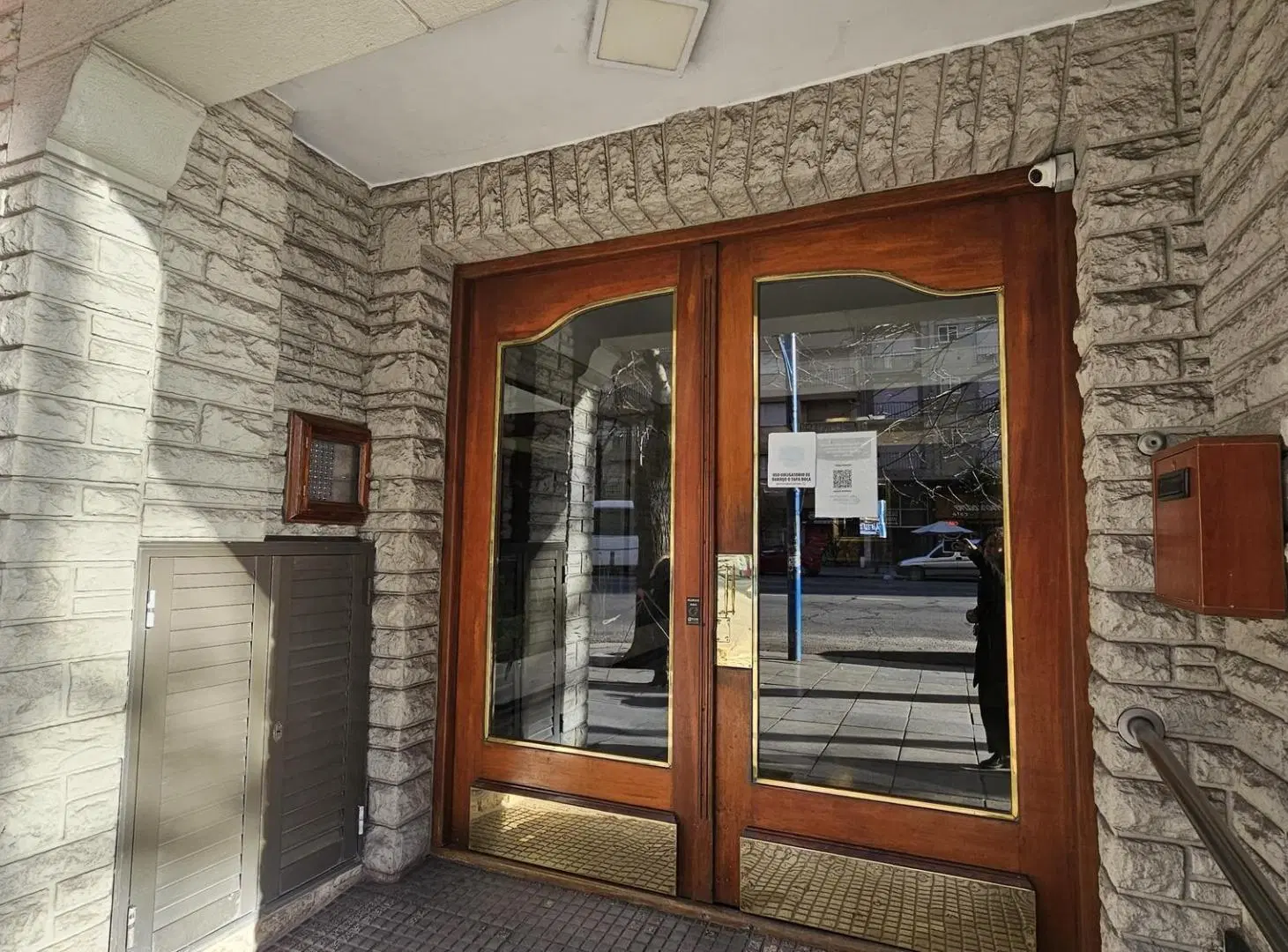 VENTA/ DEPARTAMENTO 1 AMBIENTE DIVIDIDO AL CONTRAFRENTE/ MAR DEL PLATA 5