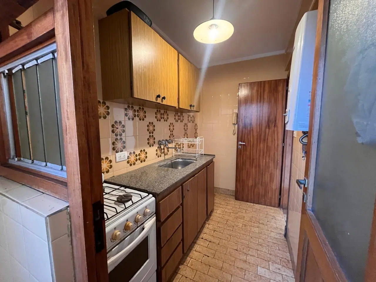 VENTA/ DEPARTAMENTO 2 AMBIENTES A LA CALLE/ COCHERA/ MAR DEL PLATA 2