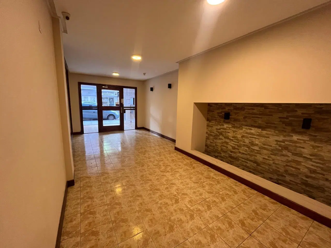 VENTA/ DEPARTAMENTO 2 AMBIENTES A LA CALLE/ COCHERA/ MAR DEL PLATA 3