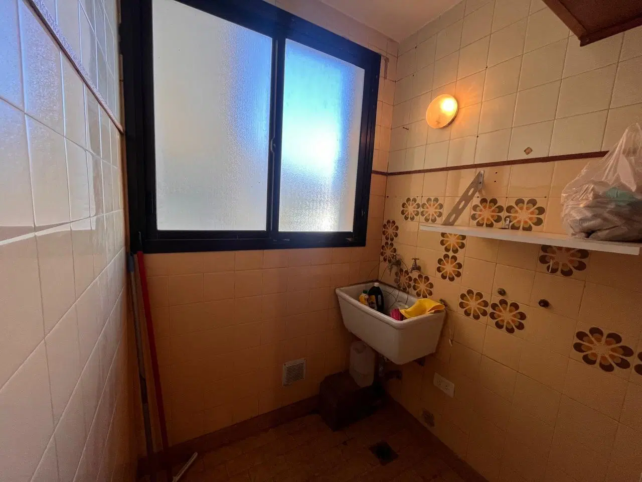 VENTA/ DEPARTAMENTO 2 AMBIENTES A LA CALLE/ COCHERA/ MAR DEL PLATA 5