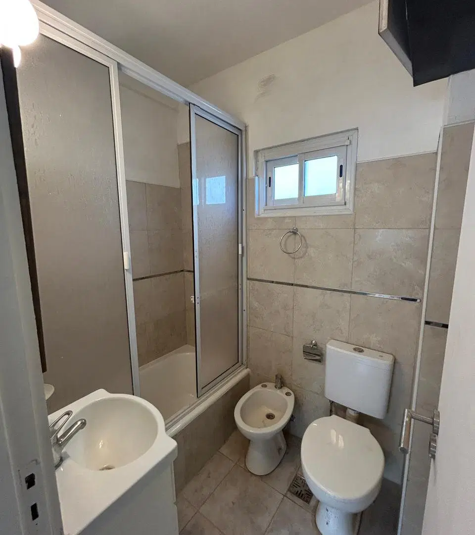 VENTA / DEPARTAMENTO 3 AMBIENTES LATERAL / MAR DEL PLATA 4