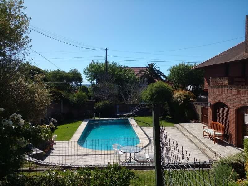 Casa en Venta de 4 Dorm. C/ Cochera en Divino Rostro 4