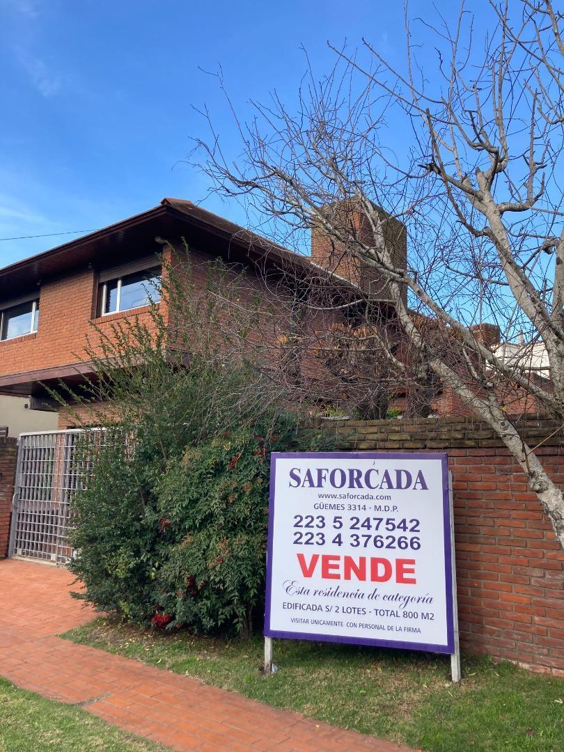 Importante Residencia en Barrio Divino Rostro 4