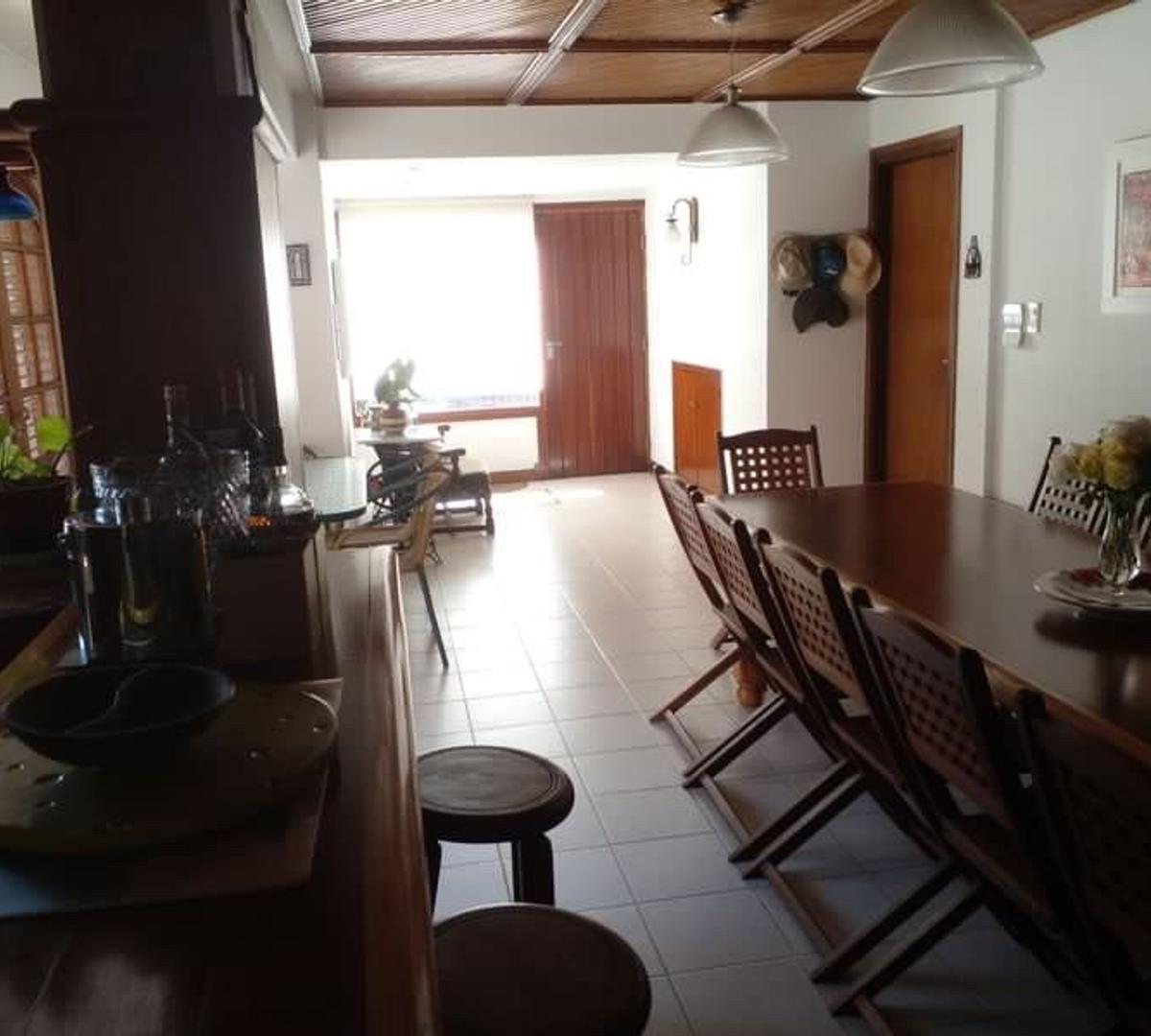 Importante Residencia en Barrio Divino Rostro 3