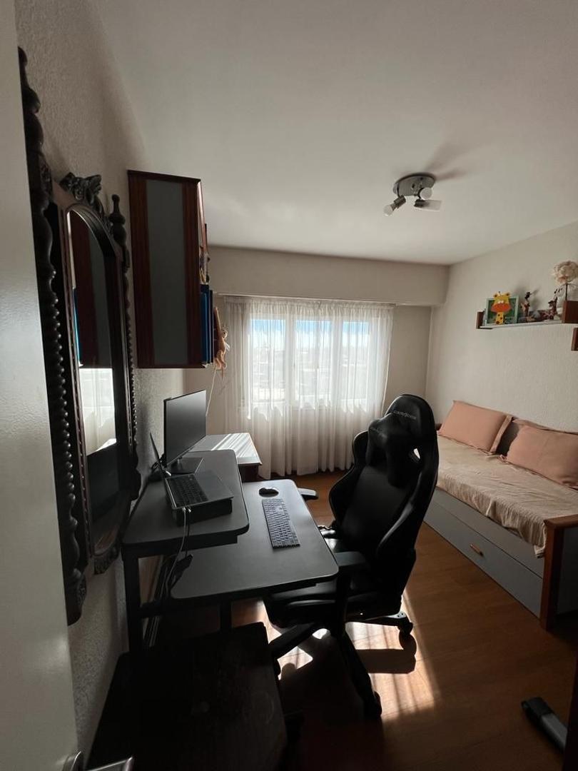 Impecable Departamento Tres Ambientes con Cochera Z/ Puerto 4