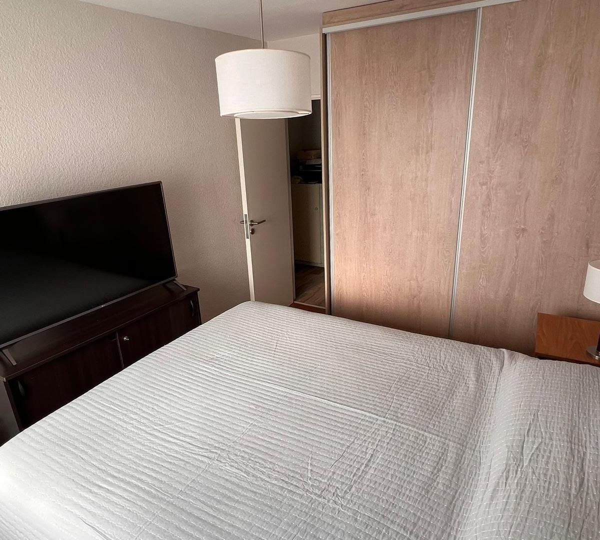 Impecable Departamento Tres Ambientes con Cochera Z/ Puerto 2