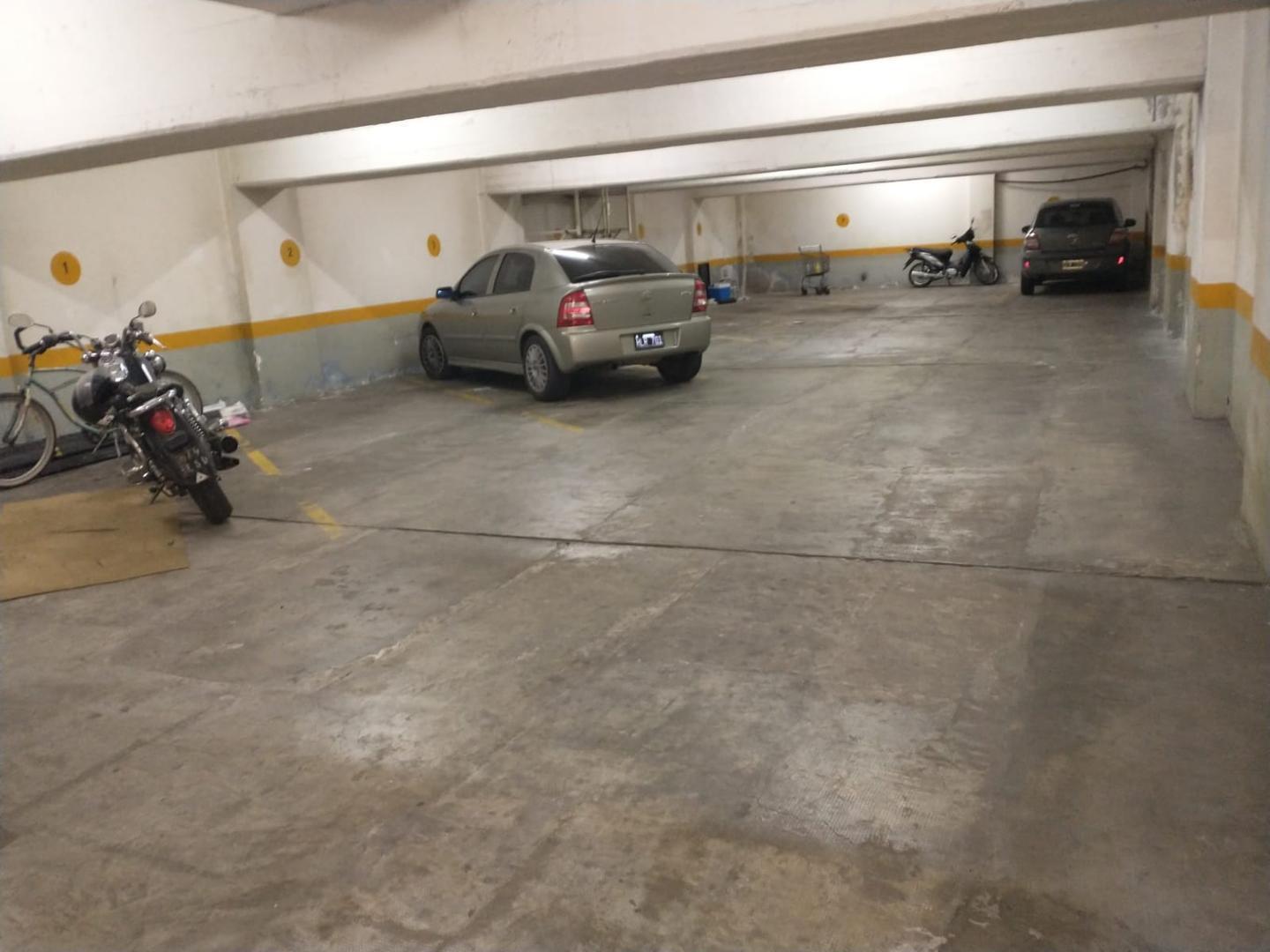 Cochera en venta - Macrocentro - Z/ACA
