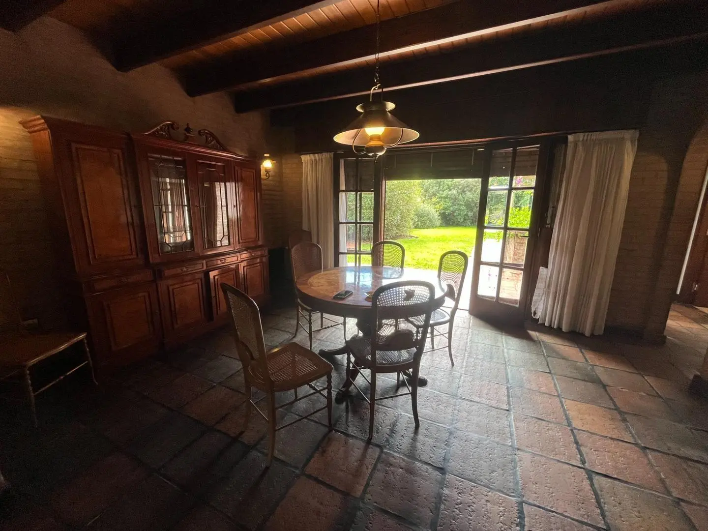 LINDISIMA CASA EN ALQUILER ANUAL LOS TRONCOS 4