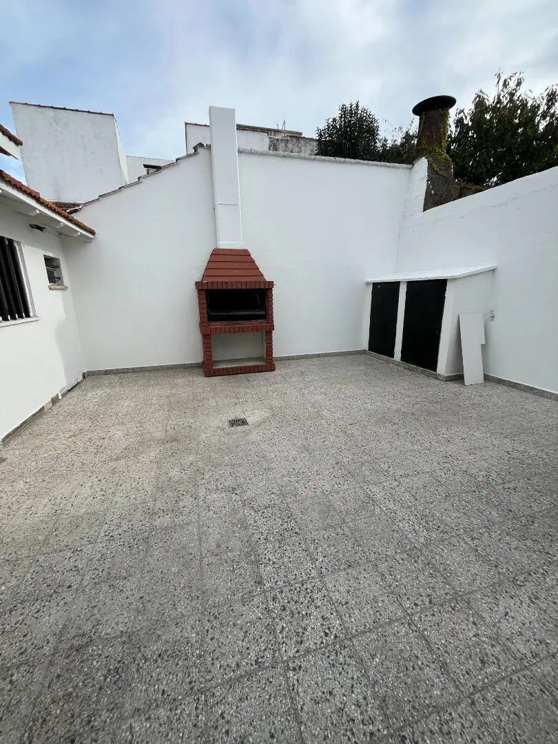 CASA EN ALQUILER P/USO PROFESIONAL. - ZONA HPC. 2