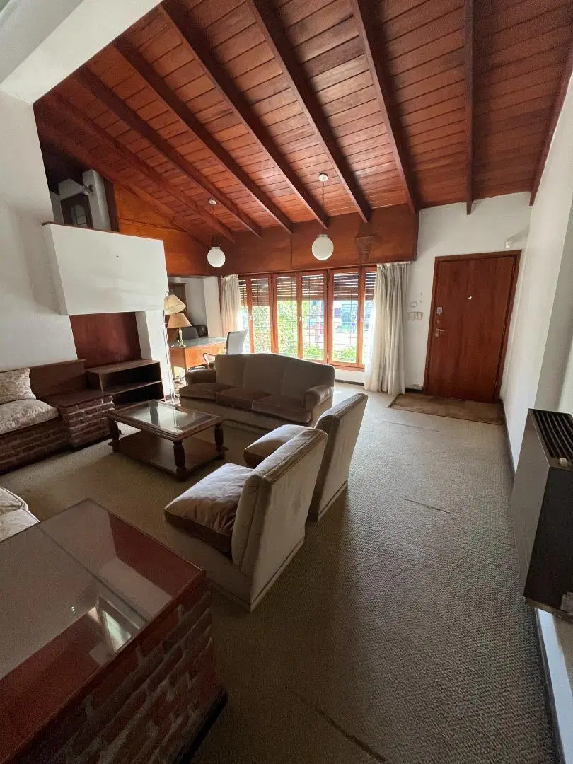 CASA CON GRAN PARQUE EN LOS TRONCOS 4