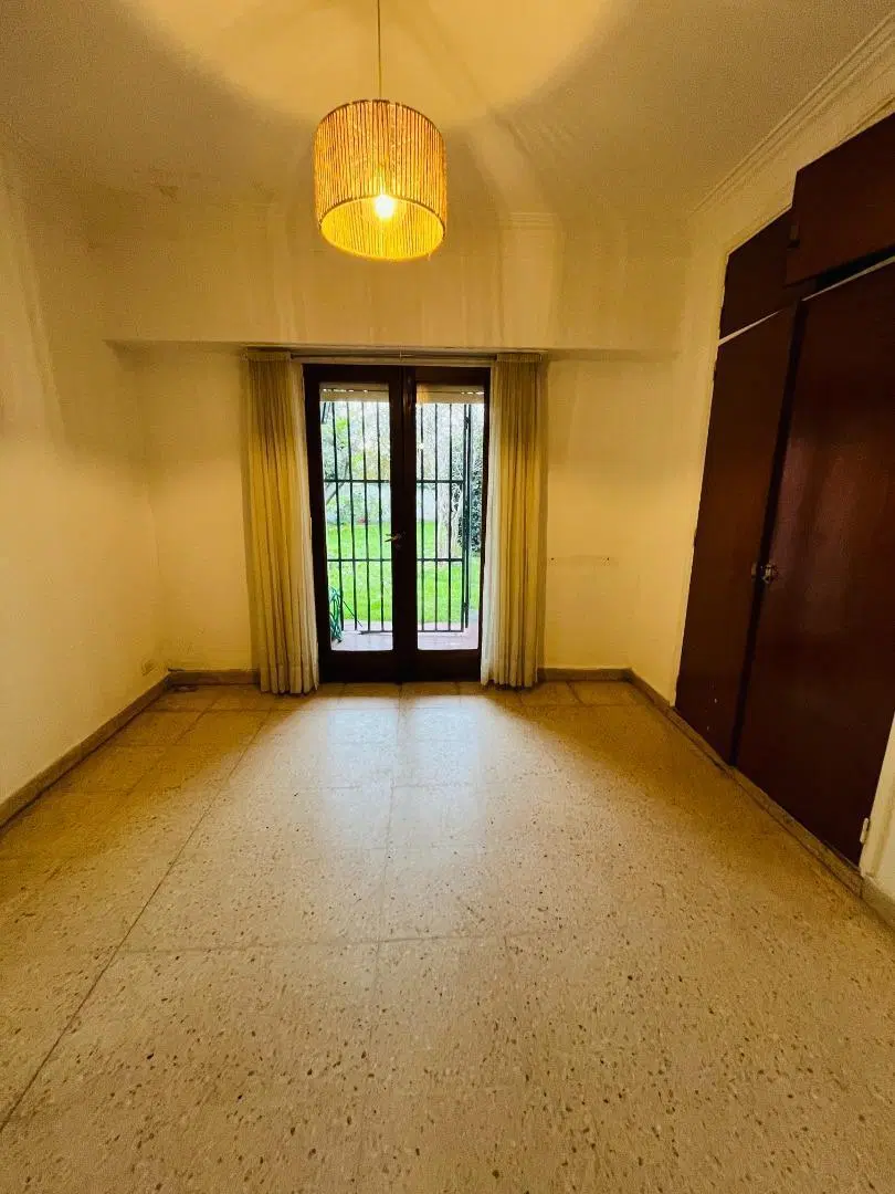 CASA EN VENTA EN LOS TRONCOS - PROX. GUEMES.- 170M2 CUB. 4