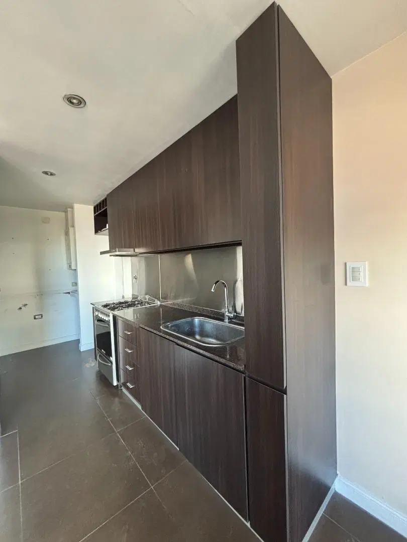 SEMIPISO EN VENTA 3 AMB CON COCHERA ZONA GUEMES 4