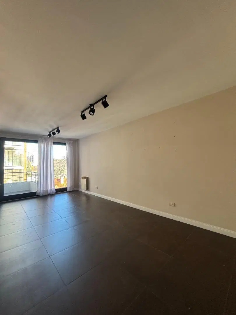 SEMIPISO EN VENTA 3 AMB CON COCHERA ZONA GUEMES 3