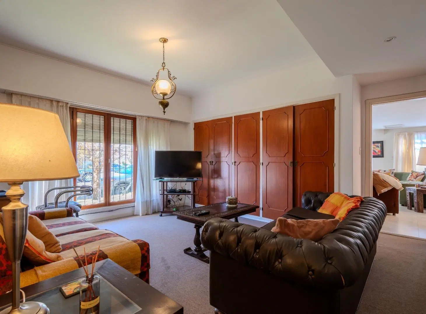 MAGNIFICA CASA EN ESQUINA EN ZONA GUEMES - 365M2 CUB. 3