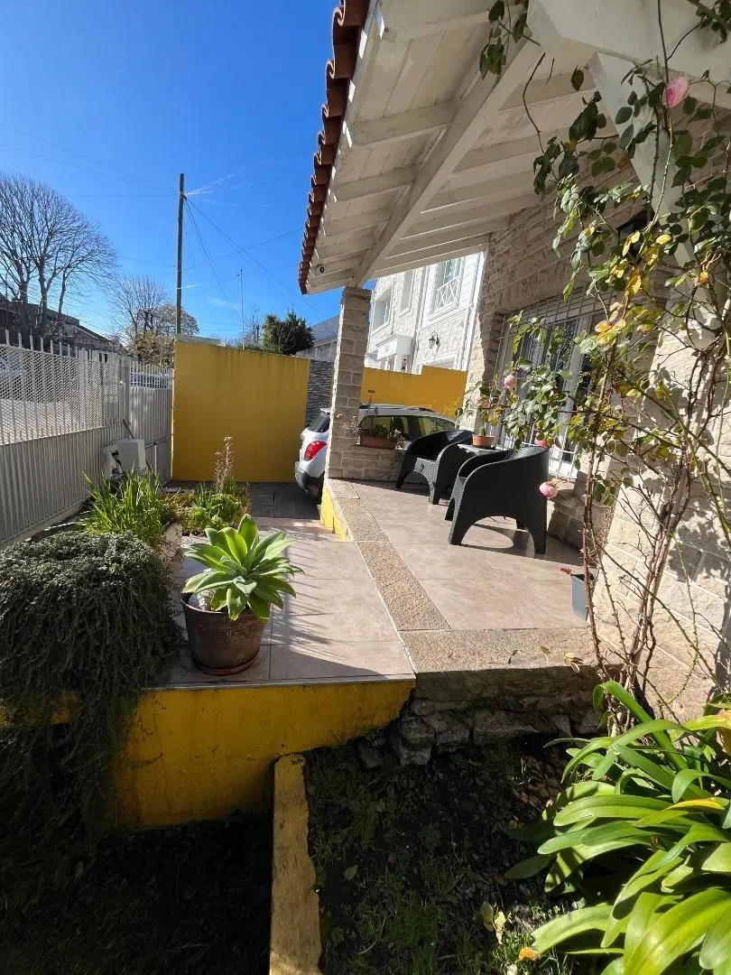 IMPECABLE CASA EN LO MEJOR DE LOS TRONCOS - 3