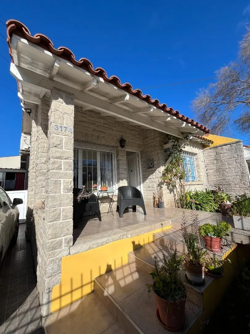 IMPECABLE CASA EN LO MEJOR DE LOS TRONCOS - 2