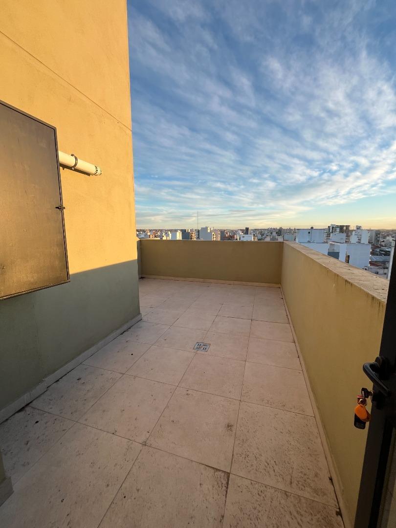 Foto de REGIO SEMIPISO DE 2 AMB EN DUPLEX - PLAZA MITRE, imagen 1