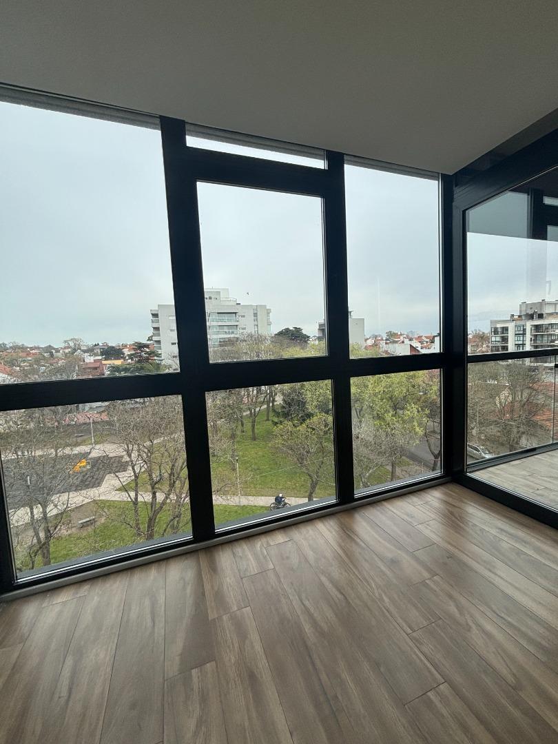 Foto de DEPARTAMENTO 2 AMBIENTES A ESTRENAR CON COCHERA EN GUEMES, imagen 4