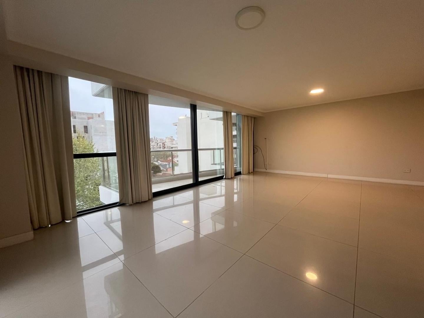 Foto de DEPARTAMENTO EN ALQUILER 24 MESES Z/ GUEMES-2 SUITES -COCH, imagen 1