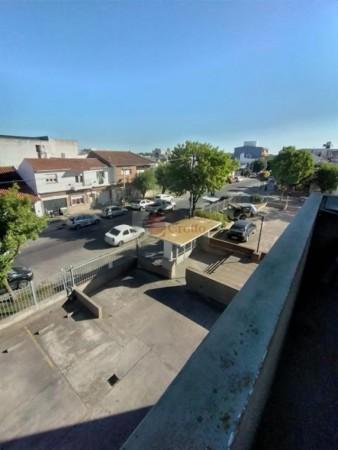 Departamento 4 Ambientes con Balcon Al Frente 2