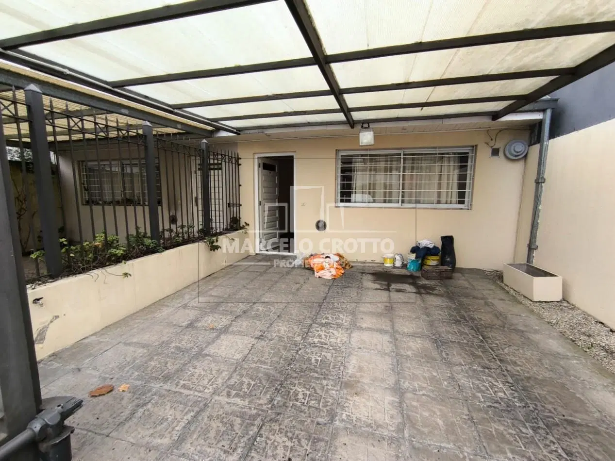 ALQUILER DUPLEX 3 AMBIENTES CON ENTRADA DE VEHICULO SEMICUBIERTA, PARRILLA Y PATIO 4