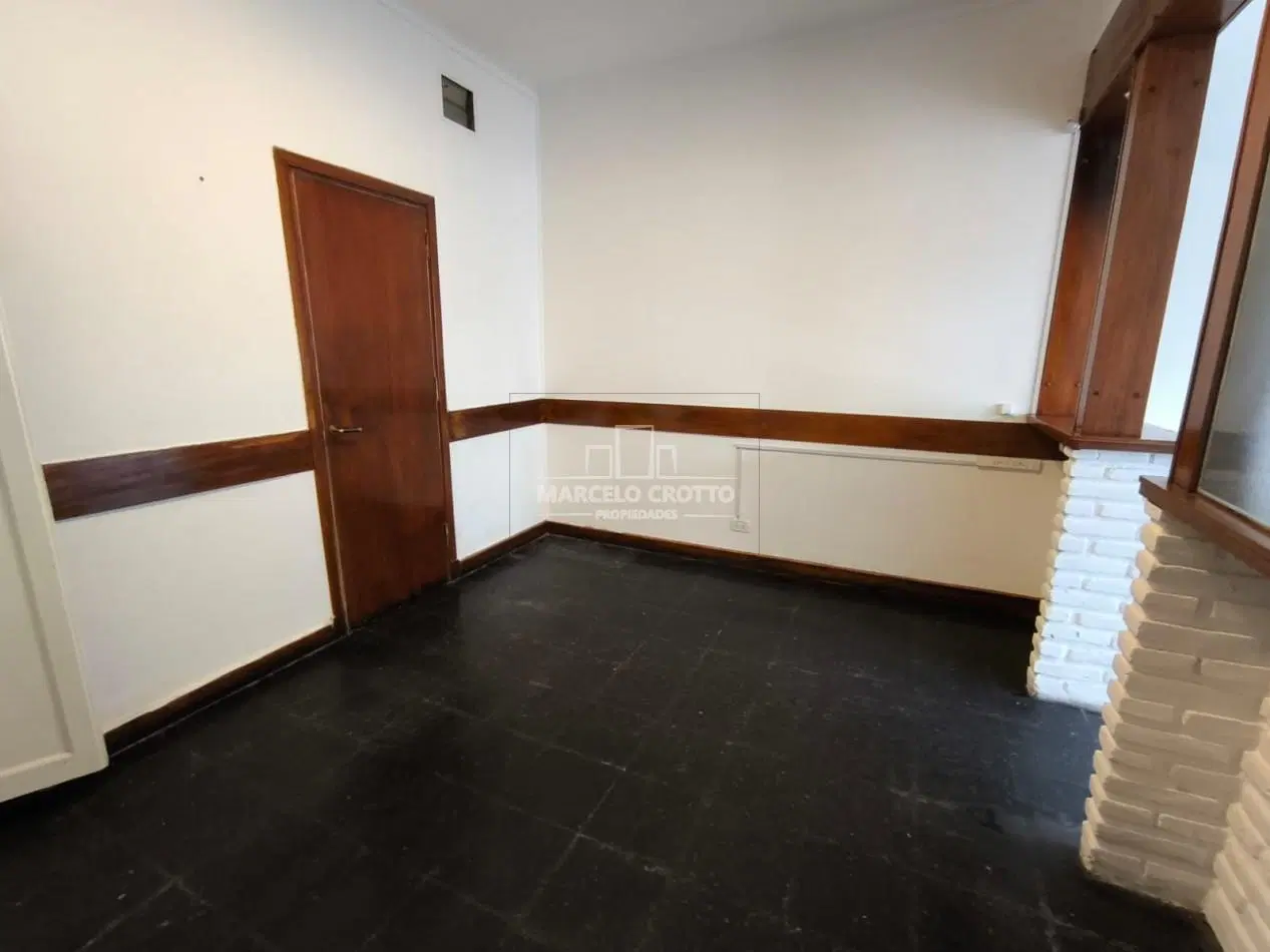 ALQUILER COMERCIAL, SOLO PARA OFICINA BARRIO CHAUVIN 5