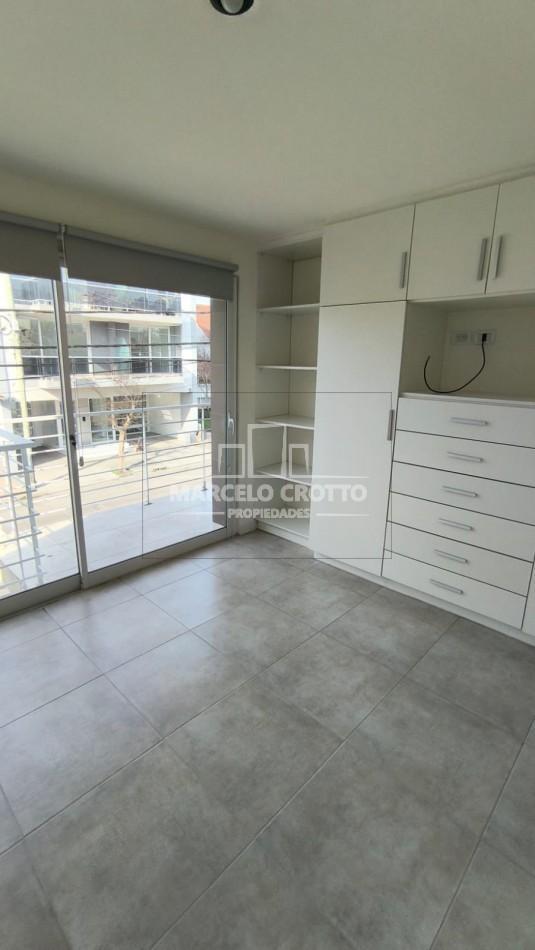 Foto de SEMIPISO DE 2 AMBIENTES CON BALCON A LA CALLE Y COCHERA BARRIO CHAUVIN, imagen 4