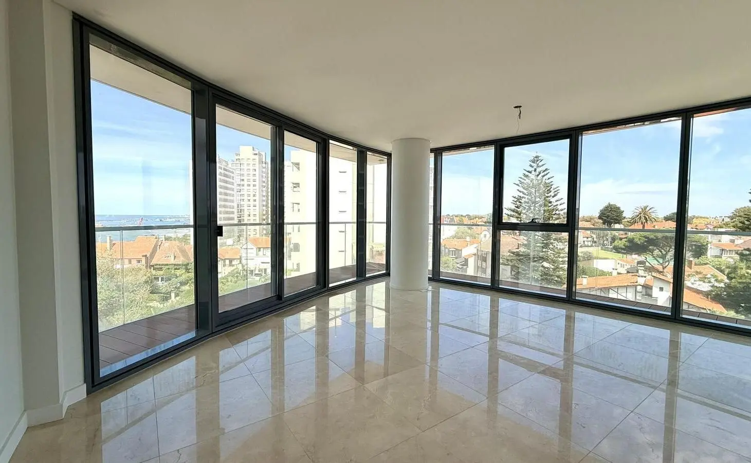 Exclusivo tres ambientes en alquiler en Maral Explanada 2