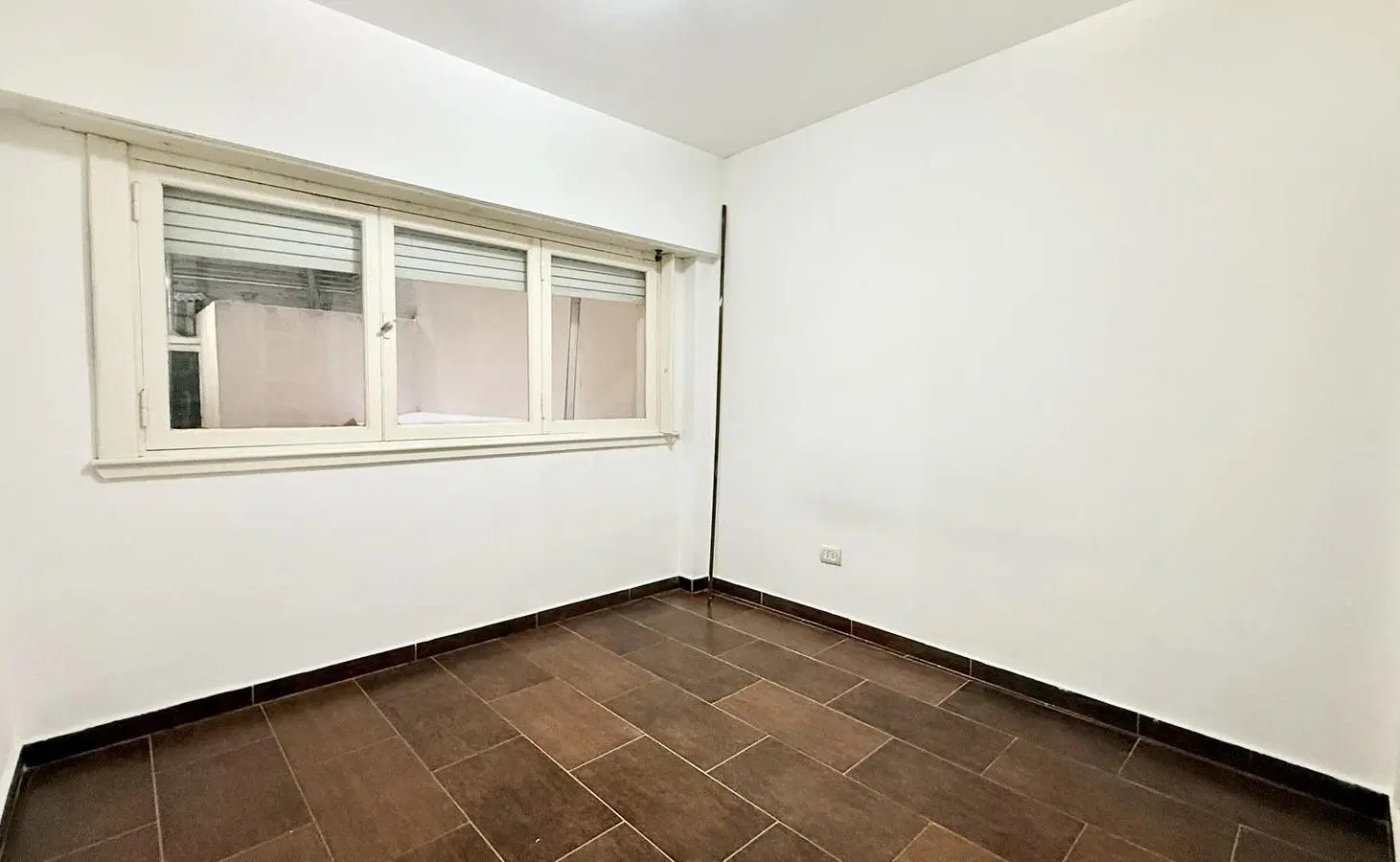 Departamento cuatro ambientes en La Perla 5