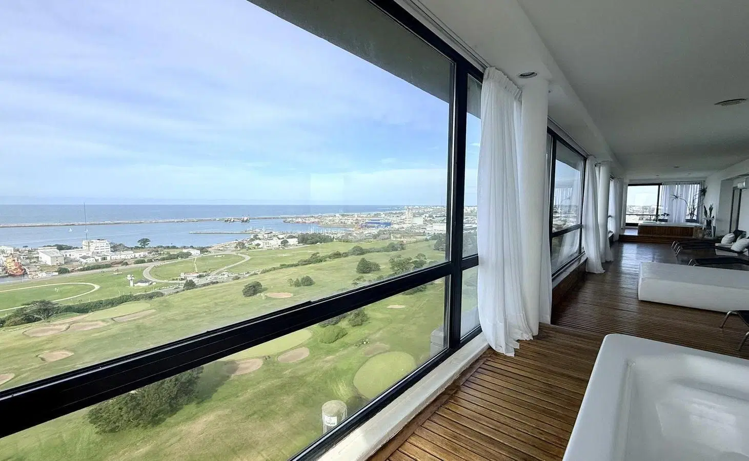 Impecable tres ambientes en Torres del Golf 2