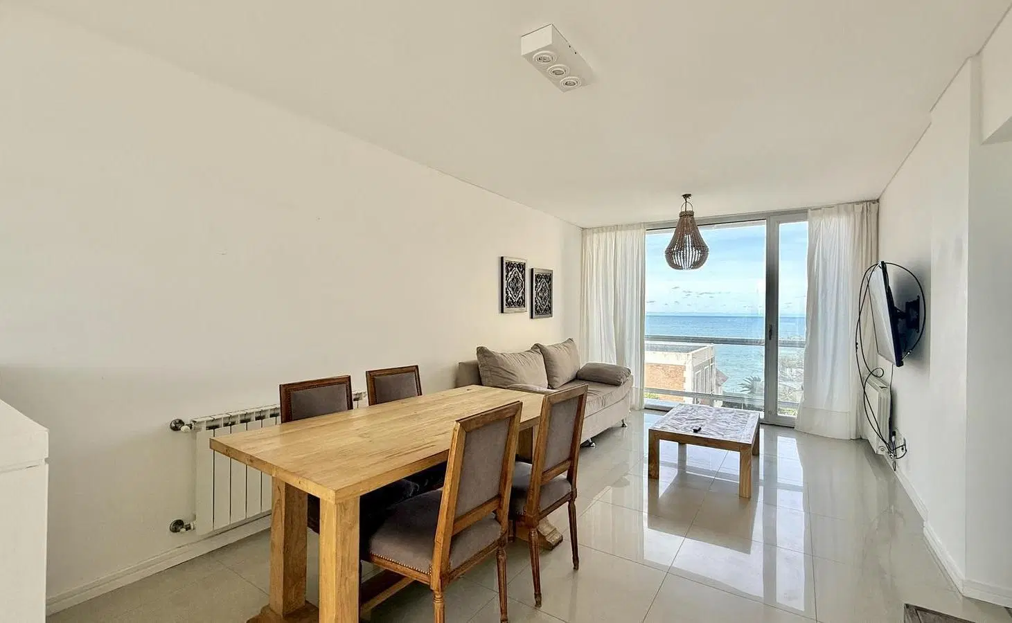Impecable piso en Playa Chica con vista al mar 1