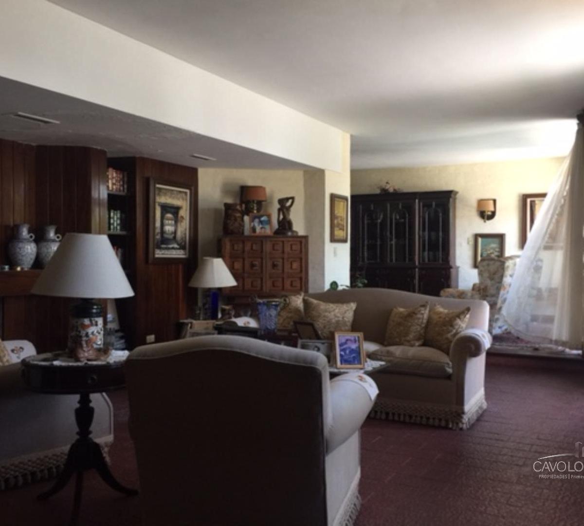 Alvear 4200 - Hermoso Chalet de 6 Ambientes en Muy Buen Estado 4