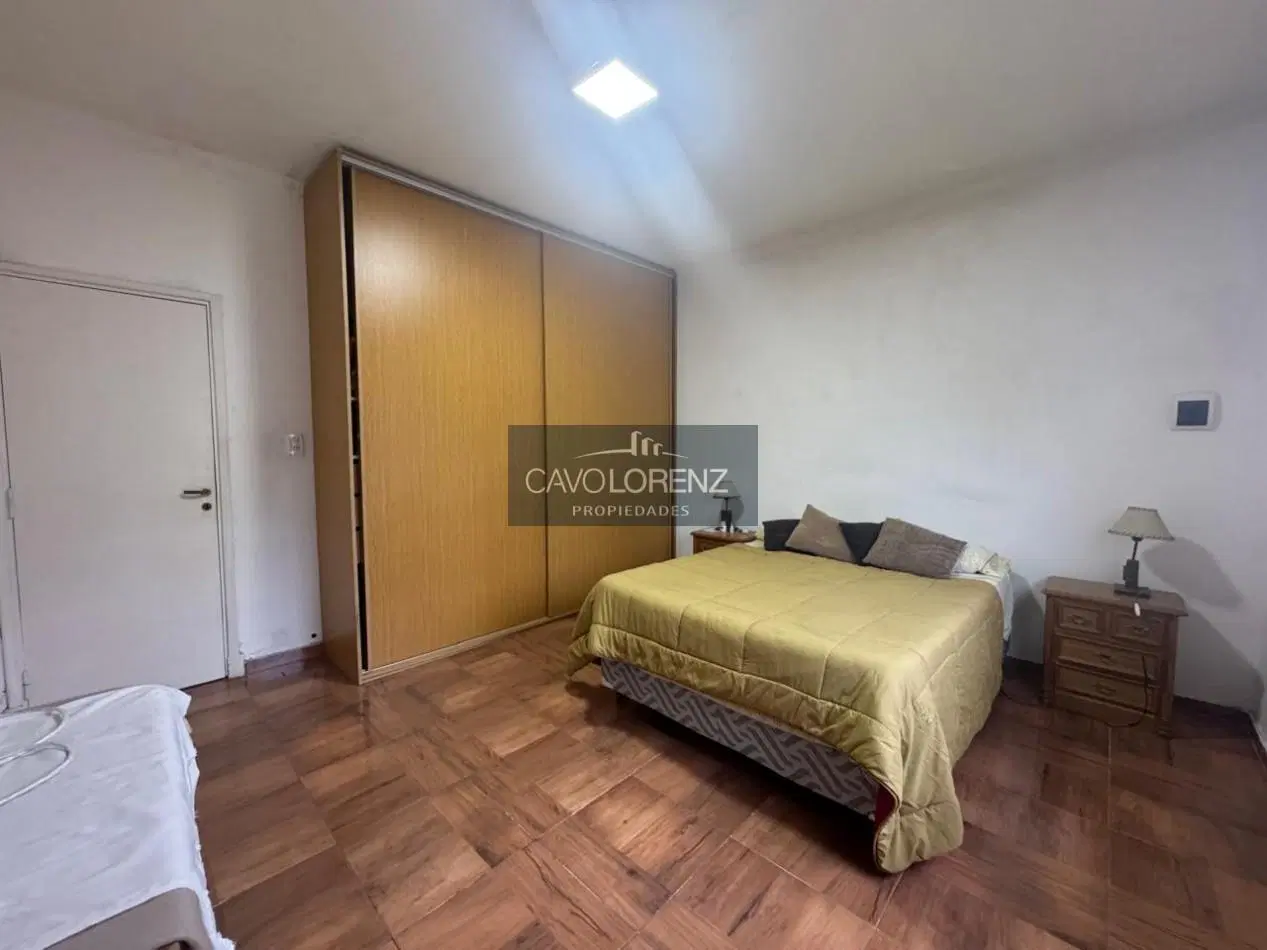 Alquiler -Victoriano montes 2584- Local comercial mas vivienda de tres ambientes 4