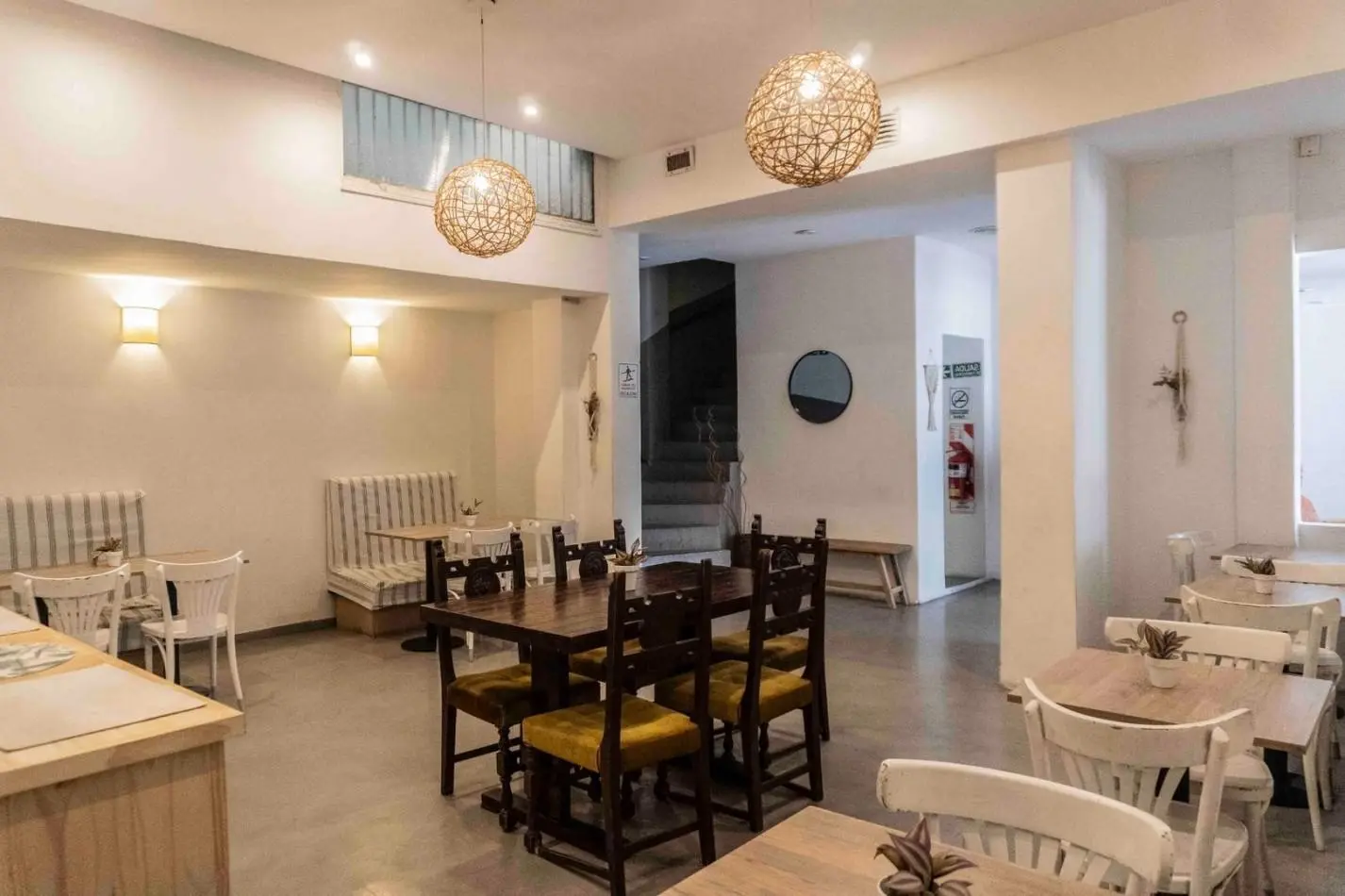 VENTA. EN BLOCK. HOTEL Y 3 LOCALES. LA PERLA 2
