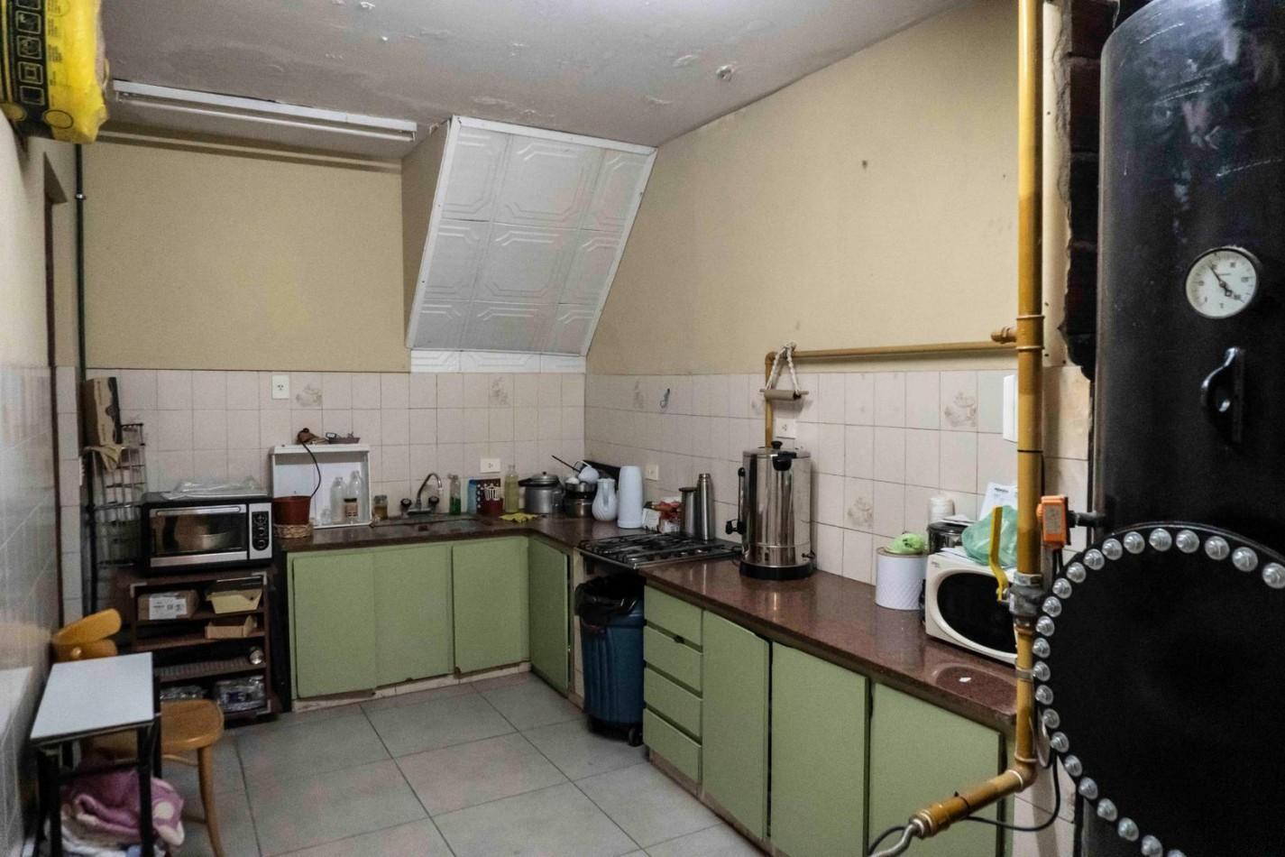 Foto de VENTA. EN BLOCK. HOTEL Y 3 LOCALES. LA PERLA, imagen 1