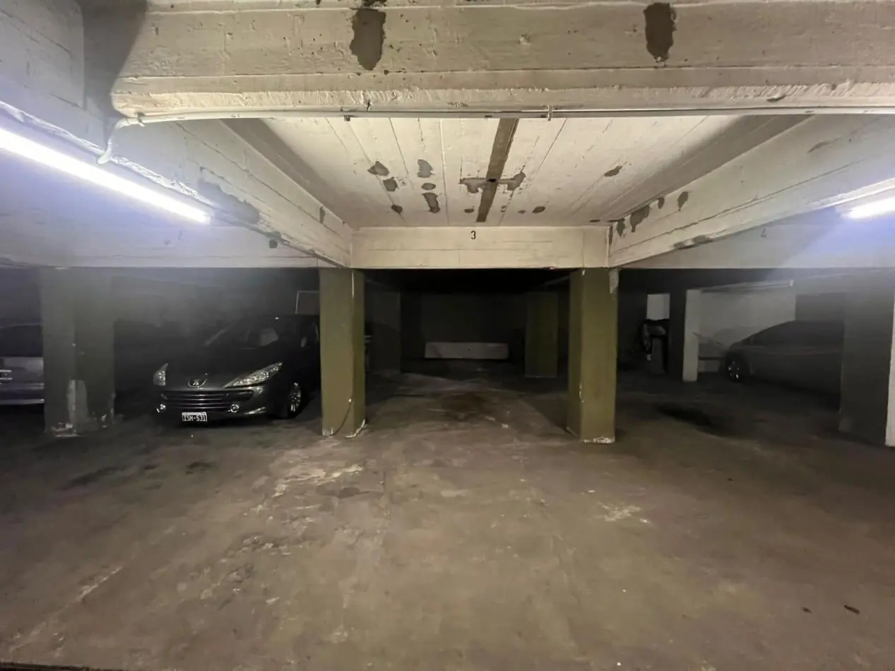 VENTA. COCHERA. ZONA LA PERLA 2