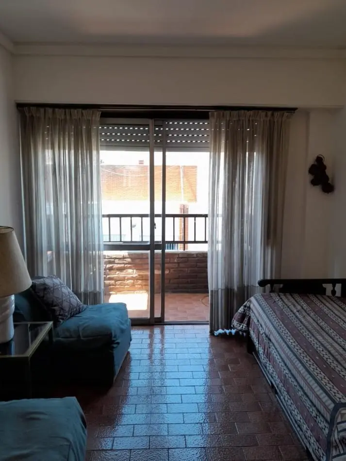 VENTA. DEPARTAMENTO 2 AMB AL FRENTE. CENTRO 4