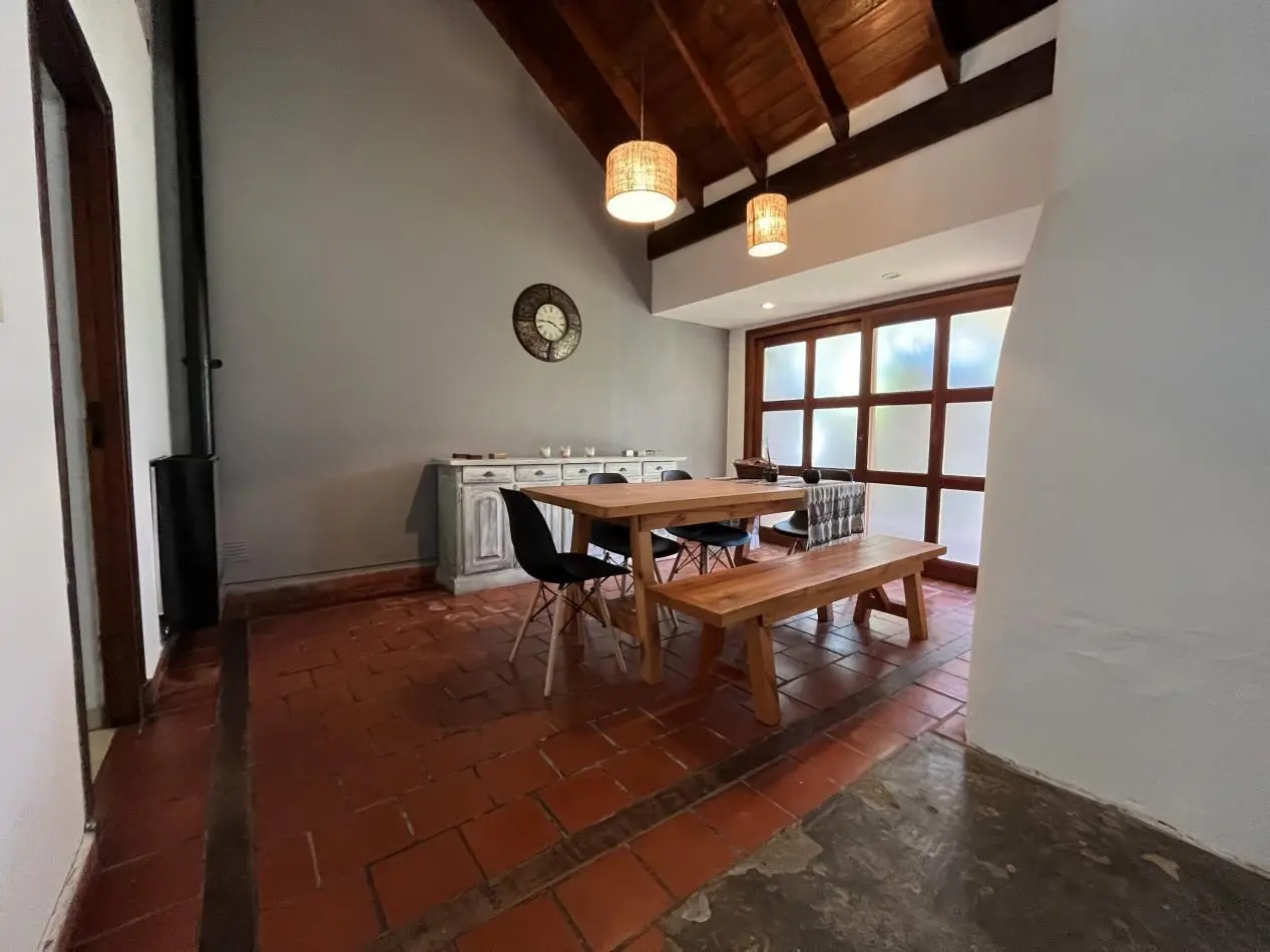 VENTA. CASA 5 AMB SOBRE 2 LOTES. BARRIO LAS MARGARITAS 3