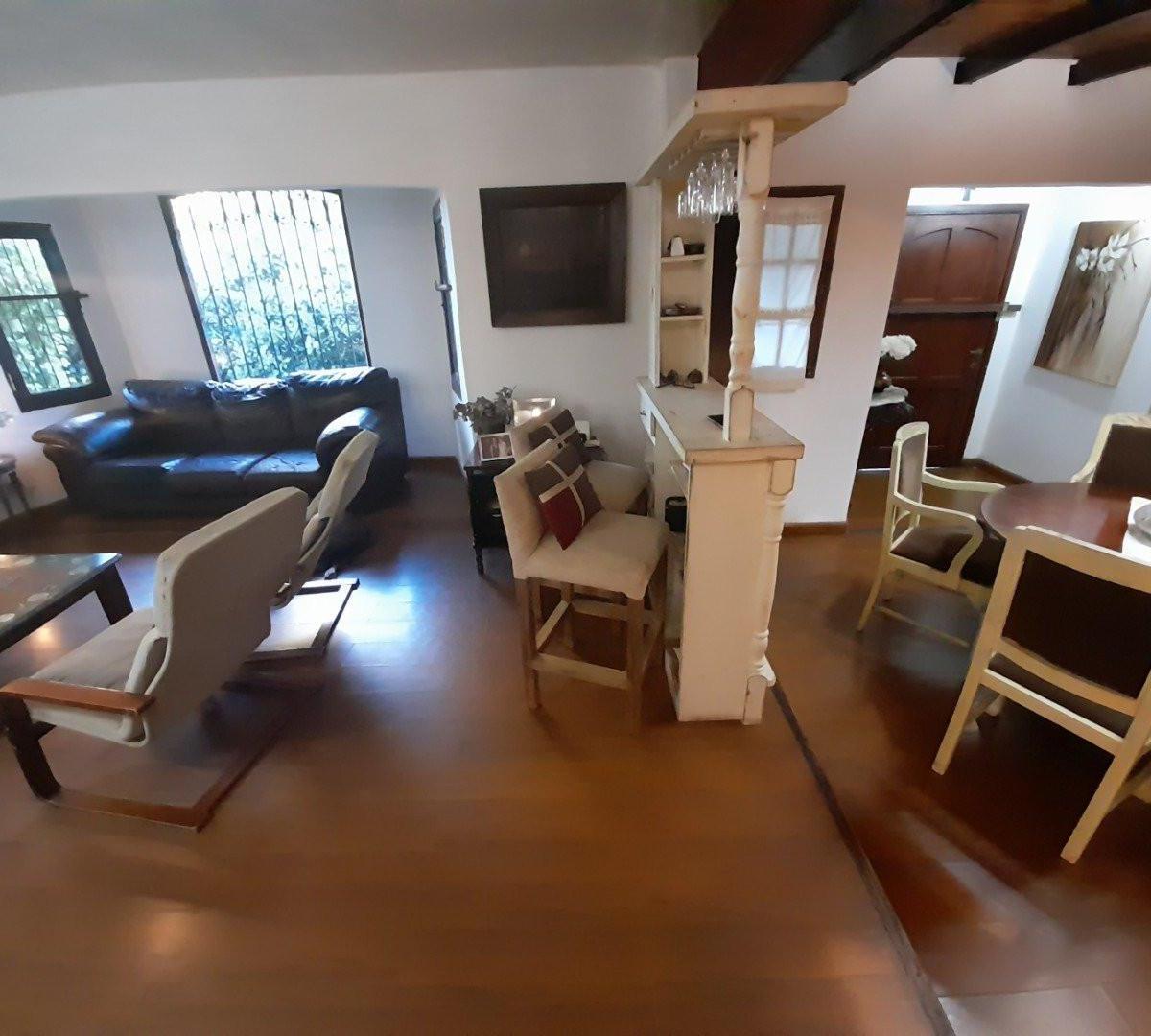 Venta Chalet - 4 Ambientes - Lorenzini y Concepción Arenal 5