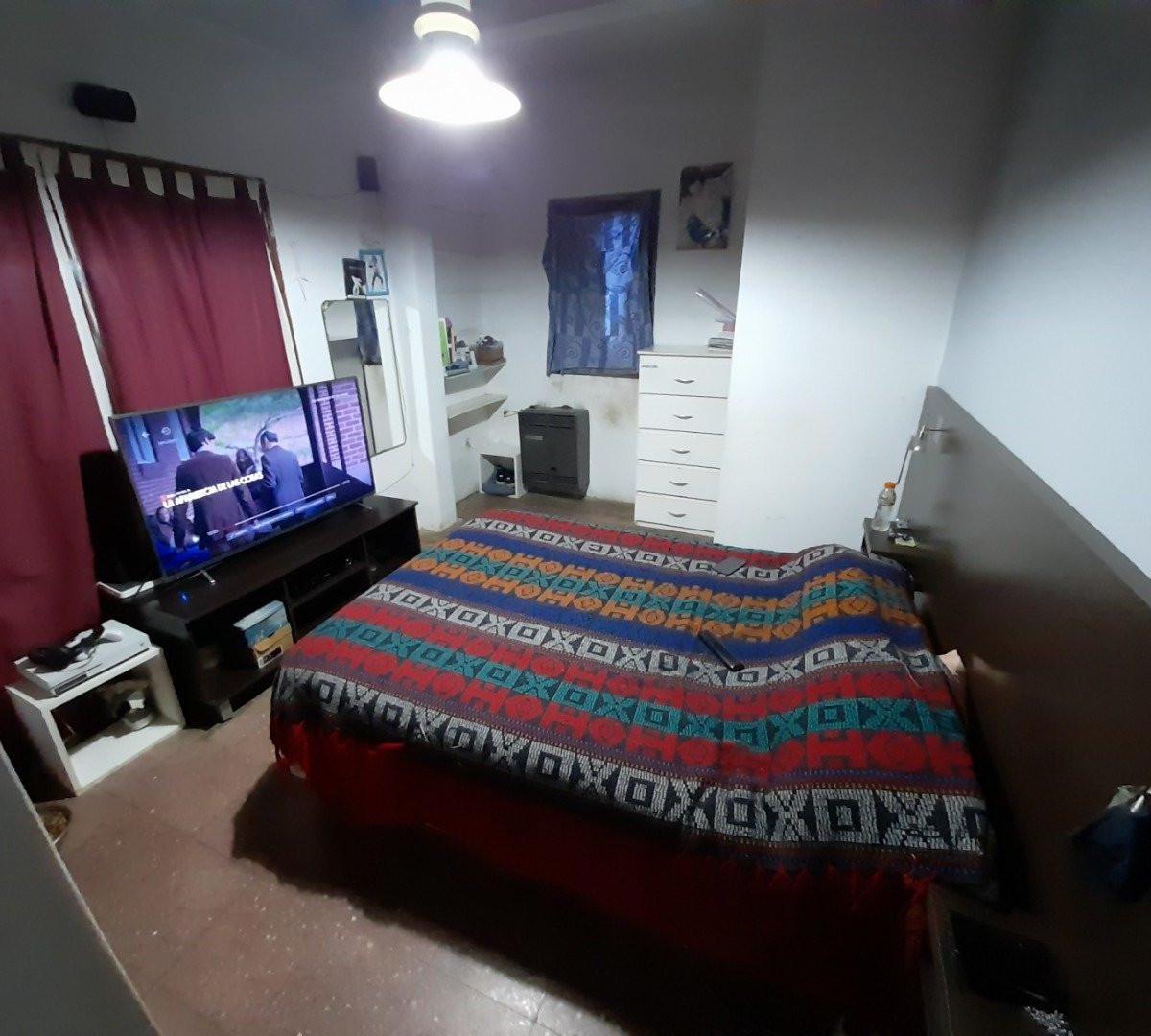 Chalet de 5 Ambientes - Genova y Cuba 1