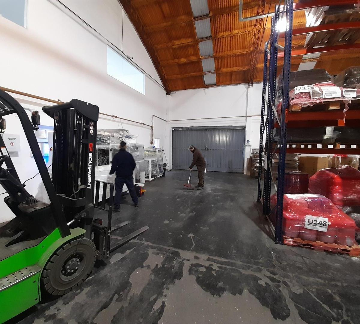 Venta - Galpón en Parque Industrial 3