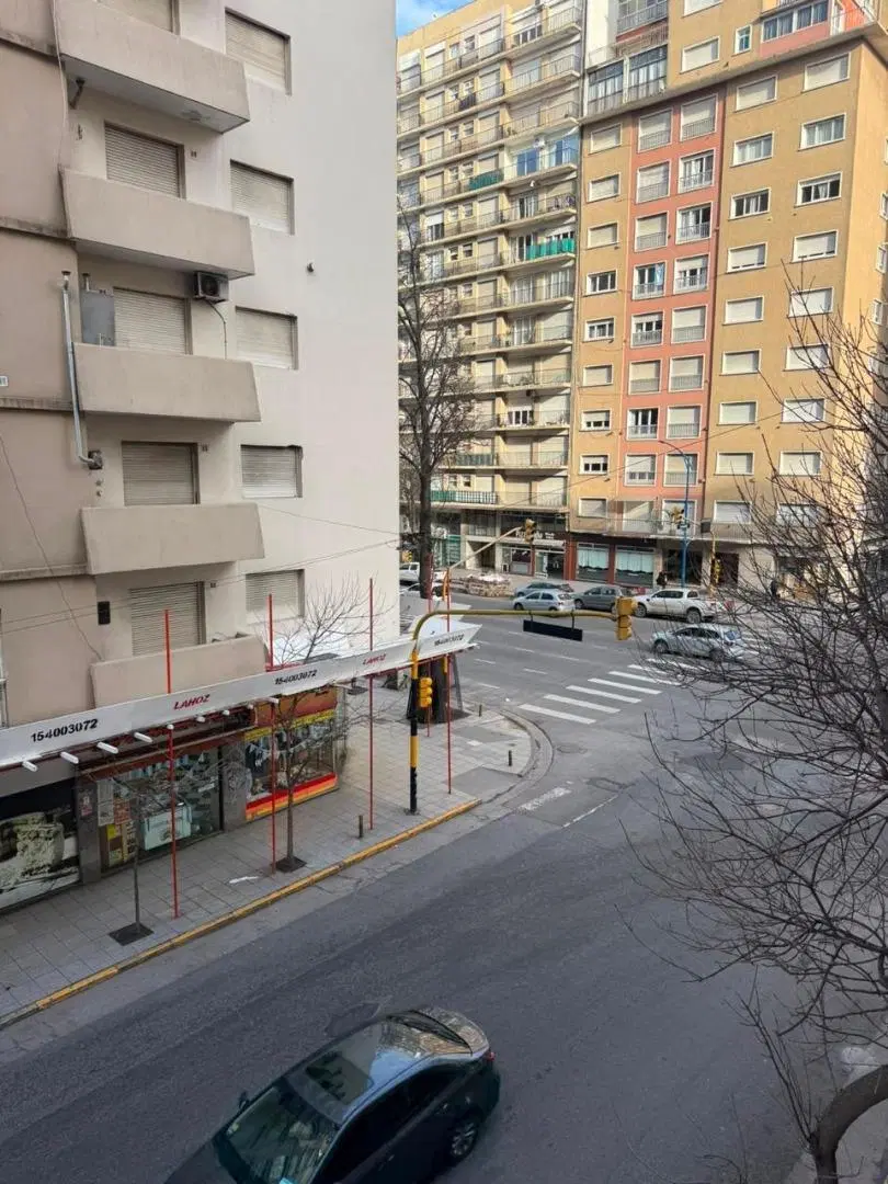 Departamento 2 ambientes con dependencia de servicio 5
