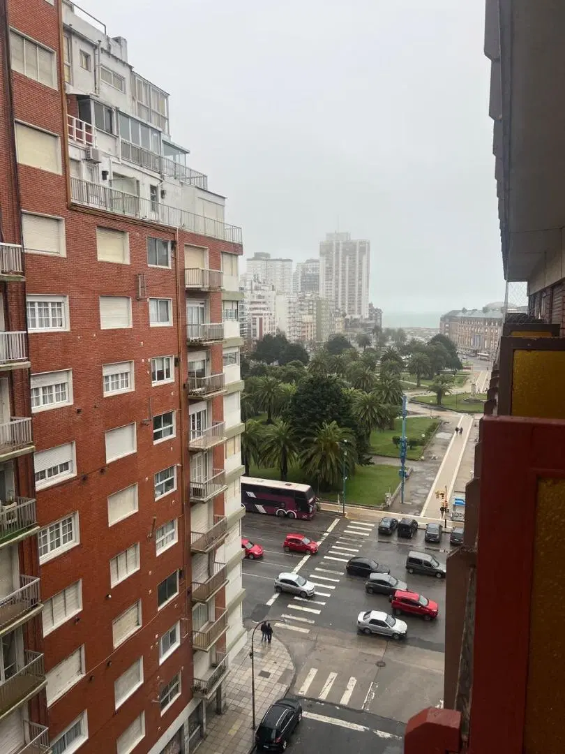 Departamento 2 ambientes invertido a la calle 4